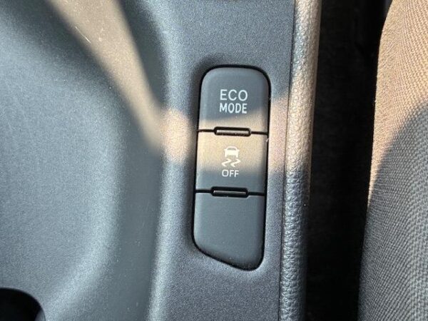 Ref:AUX-19036366 TOYOTA YARIS 2020 - Image 8