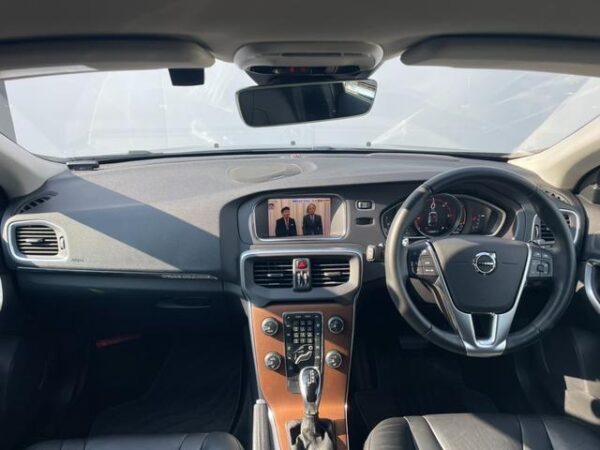 Ref:AUX-19040095 VOLVO V40 2019 - Image 2