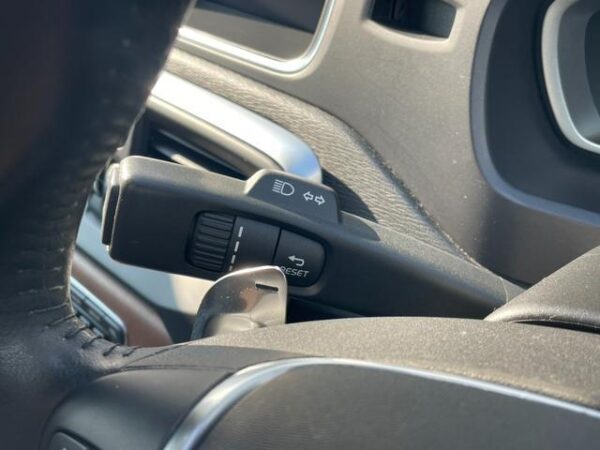 Ref:AUX-19040095 VOLVO V40 2019 - Image 15