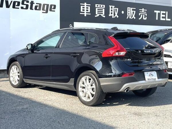 Ref:AUX-19040095 VOLVO V40 2019 - Image 4