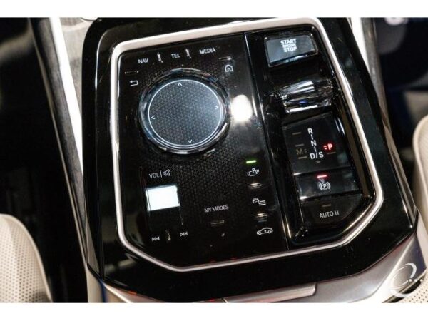 Ref:AUX-19041217 BMW 7 SERIES 2024 - Image 16