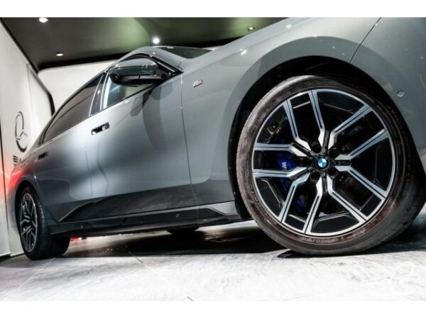 Ref:AUX-19041217 BMW 7 SERIES 2024 - Image 6