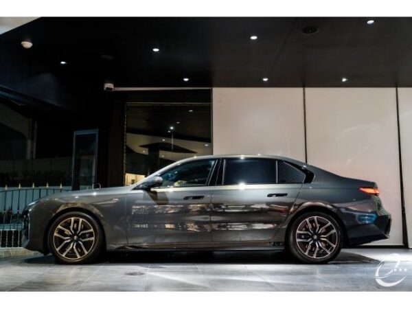 Ref:AUX-19041217 BMW 7 SERIES 2024 - Image 8