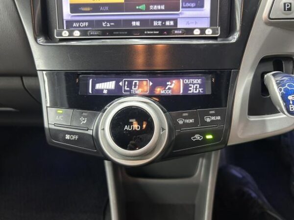 Ref:AUX-19041343 TOYOTA PRIUS ALPHA 2013 - Image 16