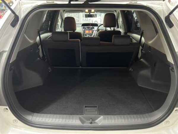Ref:AUX-19041343 TOYOTA PRIUS ALPHA 2013 - Image 17