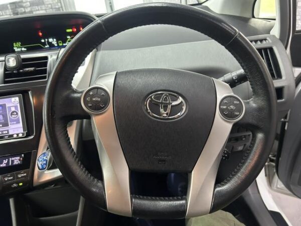 Ref:AUX-19041343 TOYOTA PRIUS ALPHA 2013 - Image 18