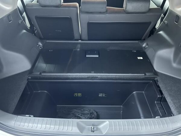 Ref:AUX-19041343 TOYOTA PRIUS ALPHA 2013 - Image 19