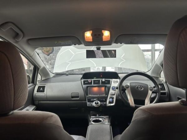 Ref:AUX-19041343 TOYOTA PRIUS ALPHA 2013 - Image 3