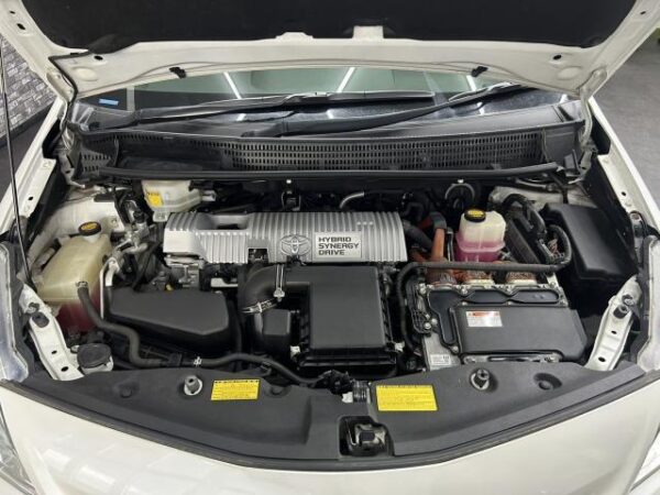 Ref:AUX-19041343 TOYOTA PRIUS ALPHA 2013 - Image 8
