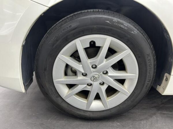 Ref:AUX-19041343 TOYOTA PRIUS ALPHA 2013 - Image 9