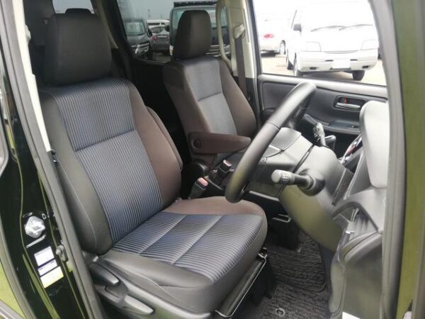Ref:AUX-19043050 TOYOTA NOAH 2016 - Image 11