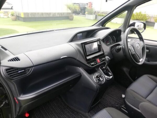 Ref:AUX-19043050 TOYOTA NOAH 2016 - Image 12