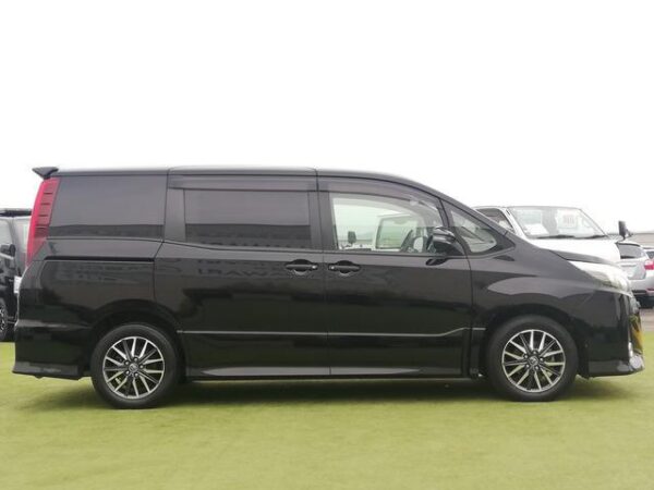 Ref:AUX-19043050 TOYOTA NOAH 2016 - Image 18