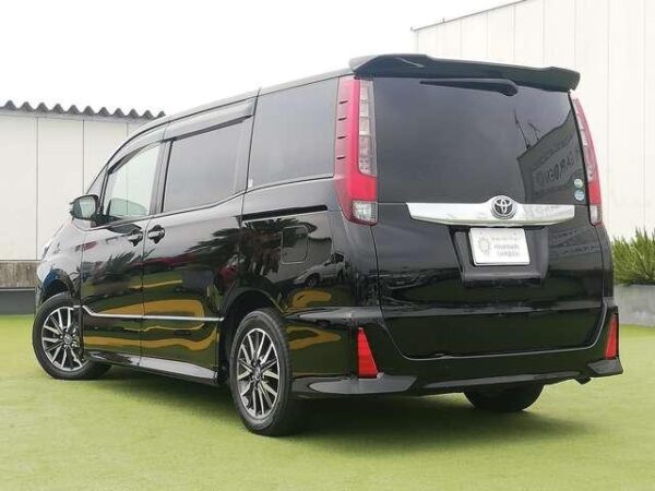Ref:AUX-19043050 TOYOTA NOAH 2016 - Image 4