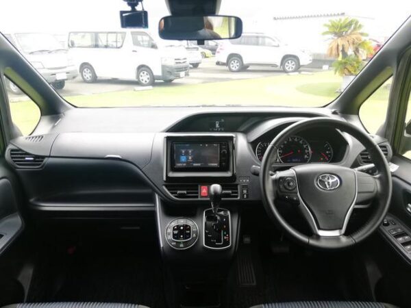 Ref:AUX-19043050 TOYOTA NOAH 2016 - Image 5
