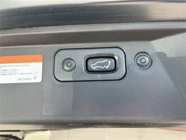 Ref:AUX-19044860 MITSUBISHI DELICA D:5 2022 - Image 17
