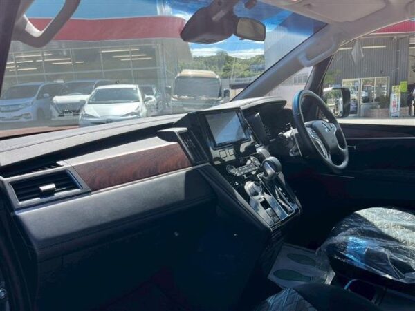 Ref:AUX-19044860 MITSUBISHI DELICA D:5 2022 - Image 3
