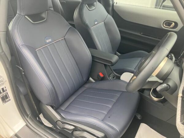 Ref:AUX-19054175 MINI MINI 2024 - Image 12