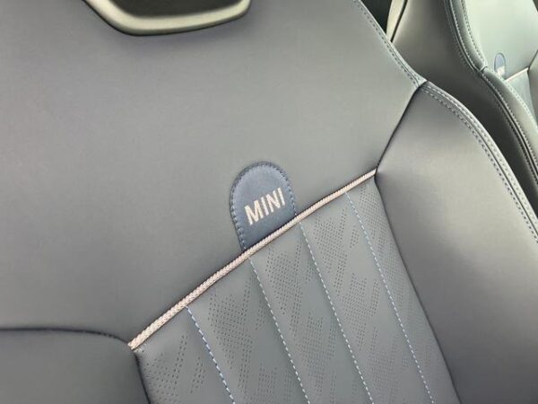 Ref:AUX-19054175 MINI MINI 2024 - Image 15