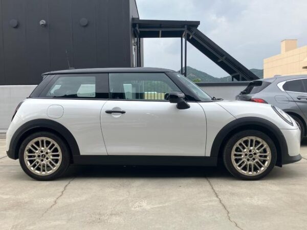 Ref:AUX-19054175 MINI MINI 2024 - Image 7