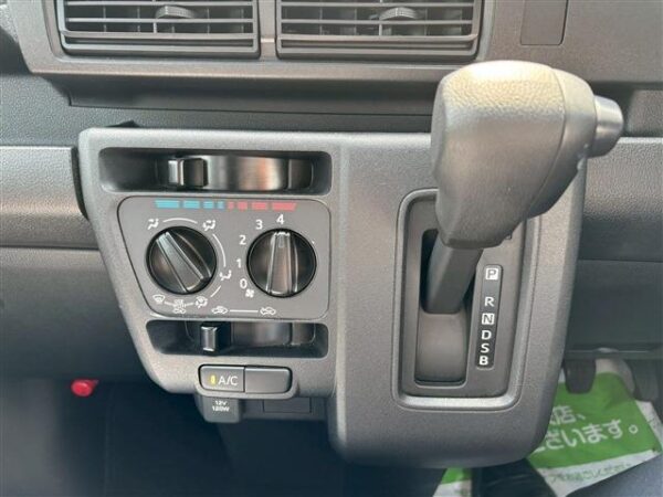 Ref:AUX-19059906 DAIHATSU HIJET CARGO 2022 - Image 19
