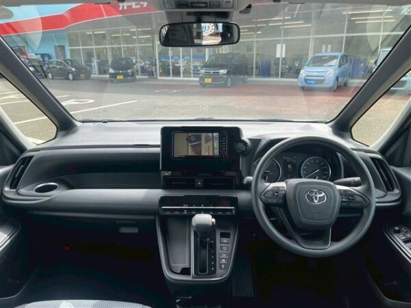 Ref:AUX-19059914 TOYOTA NOAH 2024 - Image 2