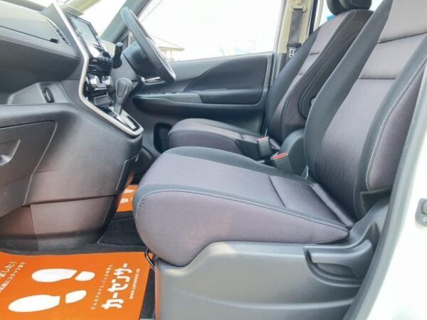 Ref:AUX-19061225 NISSAN SERENA 2017 - Image 11