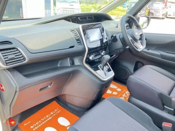 Ref:AUX-19061225 NISSAN SERENA 2017 - Image 12