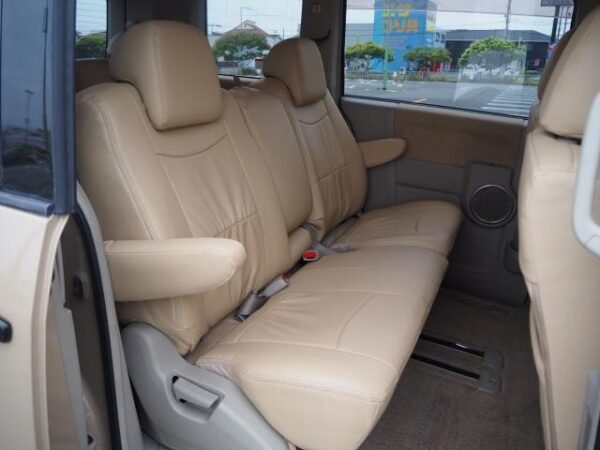 Ref:AUX-19066607 MITSUBISHI DELICA D:5 2007 - Image 11