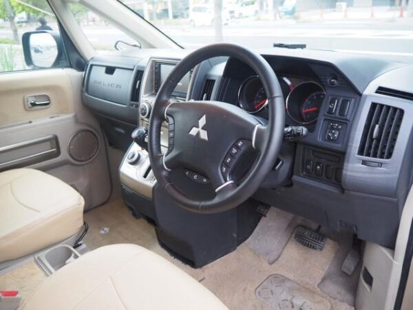 Ref:AUX-19066607 MITSUBISHI DELICA D:5 2007 - Image 7