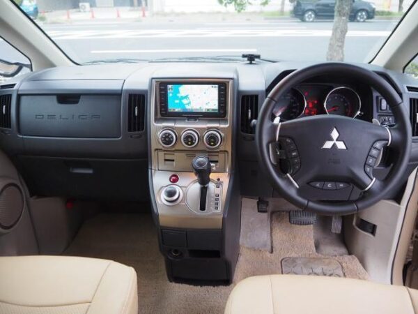 Ref:AUX-19066607 MITSUBISHI DELICA D:5 2007 - Image 8