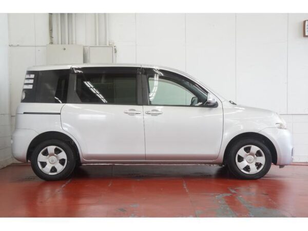 Ref:AUX-19066624 TOYOTA SIENTA 2010 - Image 4