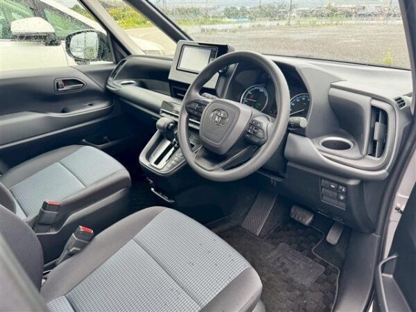 Ref:AUX-19074284 TOYOTA NOAH 2024 - Image 13