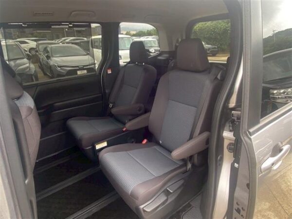 Ref:AUX-19074286 TOYOTA NOAH 2024 - Image 13
