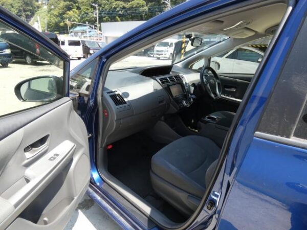 Ref:AUX-19088159 TOYOTA PRIUS ALPHA 2012 - Image 13