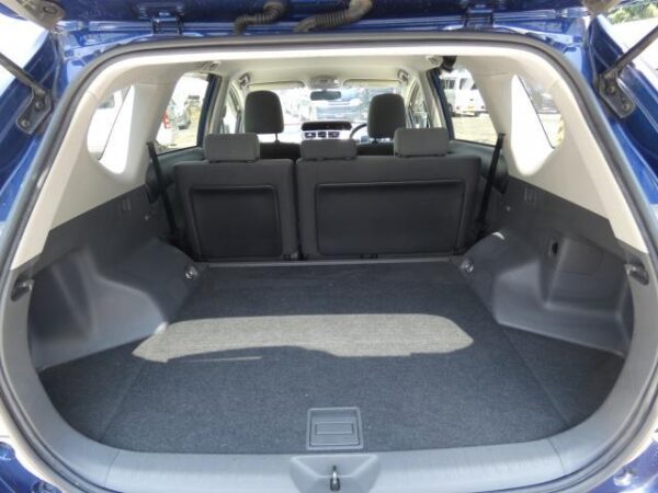 Ref:AUX-19088159 TOYOTA PRIUS ALPHA 2012 - Image 16