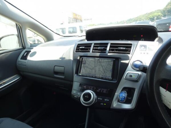 Ref:AUX-19088159 TOYOTA PRIUS ALPHA 2012 - Image 20