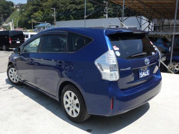 Ref:AUX-19088159 TOYOTA PRIUS ALPHA 2012 - Image 3