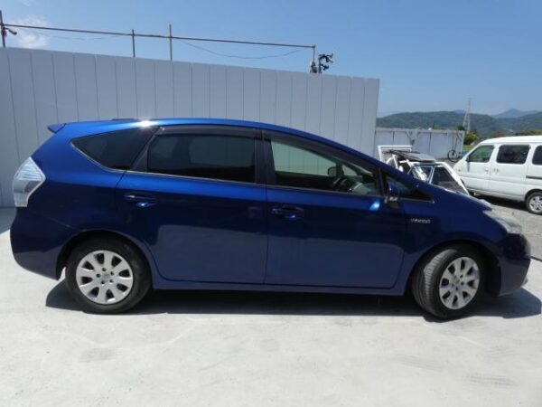 Ref:AUX-19088159 TOYOTA PRIUS ALPHA 2012 - Image 10