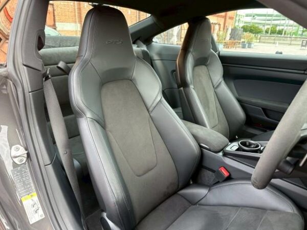 Ref:AUX-19088282 PORSCHE 911 2022 - Image 3