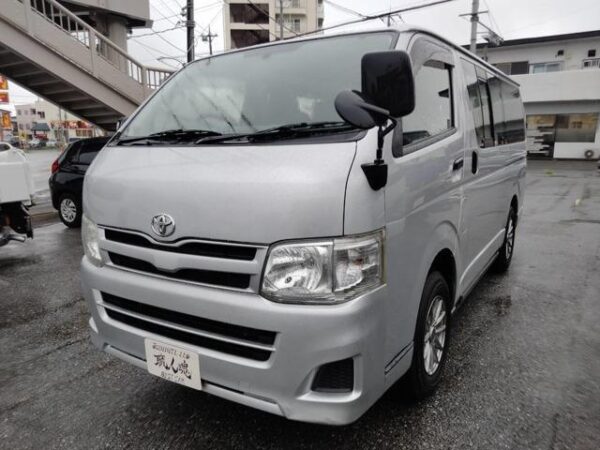 Ref:AUX-19095203 TOYOTA REGIUS ACE VAN 2011