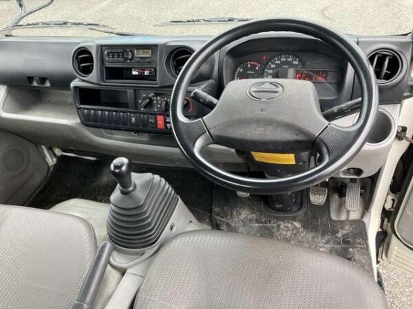 Ref:AUX-19097342 HINO DUTRO 2018 - Image 3