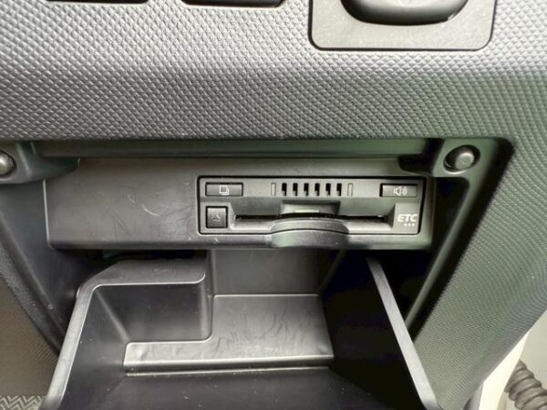 Ref:AUX-19150243 TOYOTA ESTIMA 2016 - Image 13