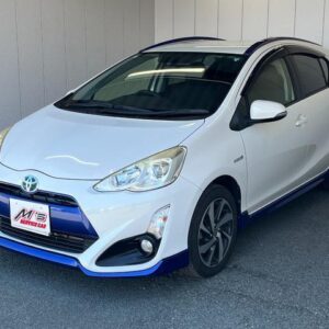 2015 Toyota Aqua pearl hybrid used car Japan export