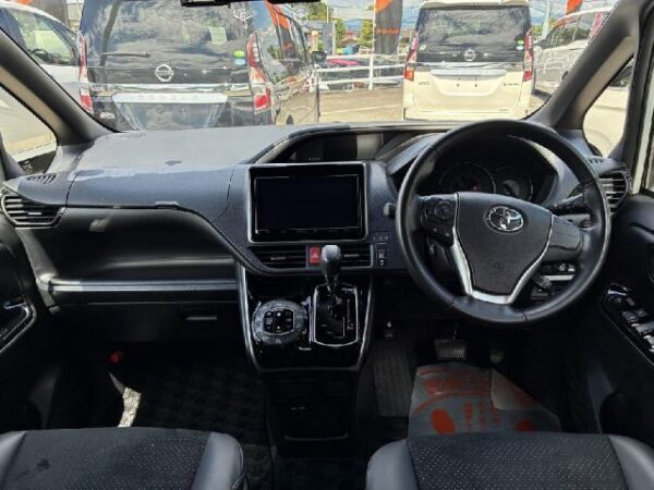 Ref:AUX-19153974 TOYOTA VOXY 2021 - Image 3
