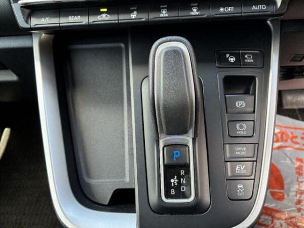 Ref:AUX-19168543 TOYOTA VOXY 2022 - Image 14
