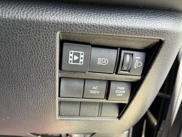 Ref:AUX-19168543 TOYOTA VOXY 2022 - Image 16