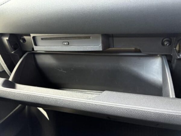 Ref:AUX-19168543 TOYOTA VOXY 2022 - Image 17