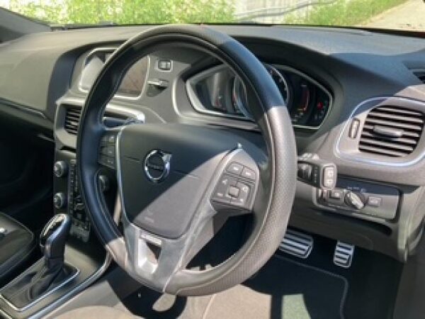 Ref:AUX-19179429 VOLVO V40 2018 - Image 11