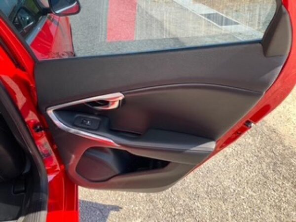 Ref:AUX-19179429 VOLVO V40 2018 - Image 18